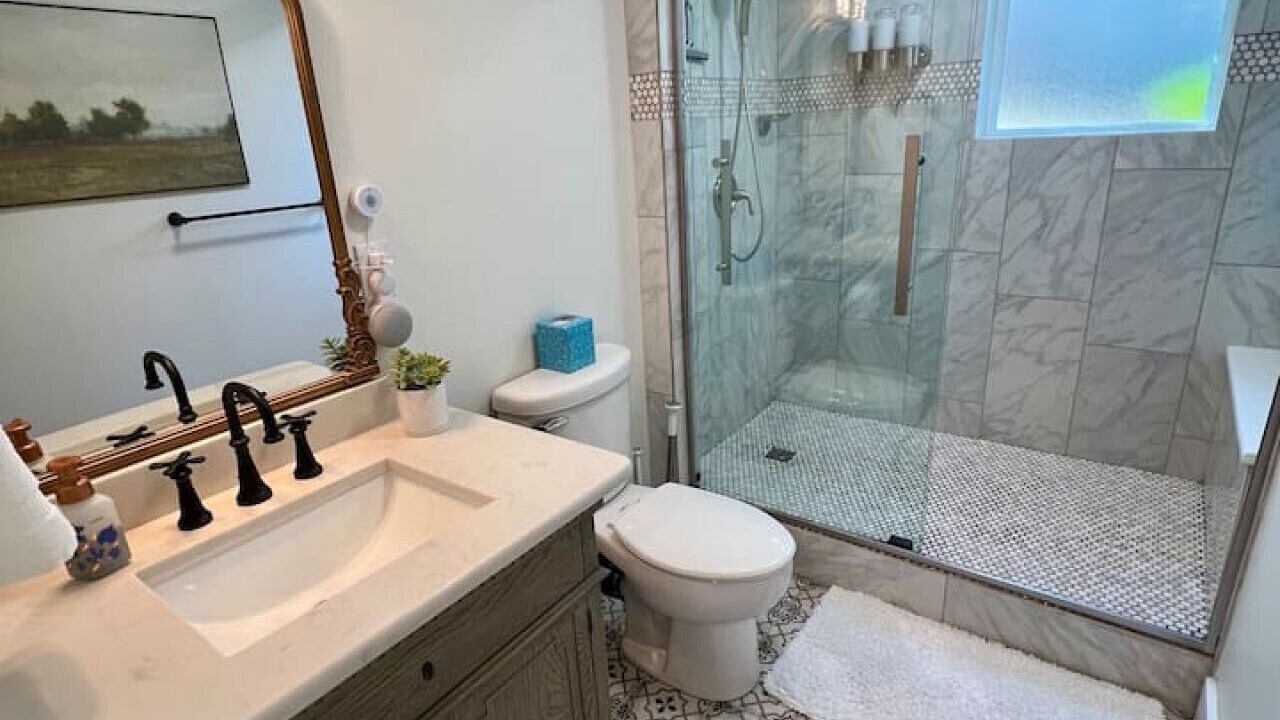 Photo of Bathroom in Albertville