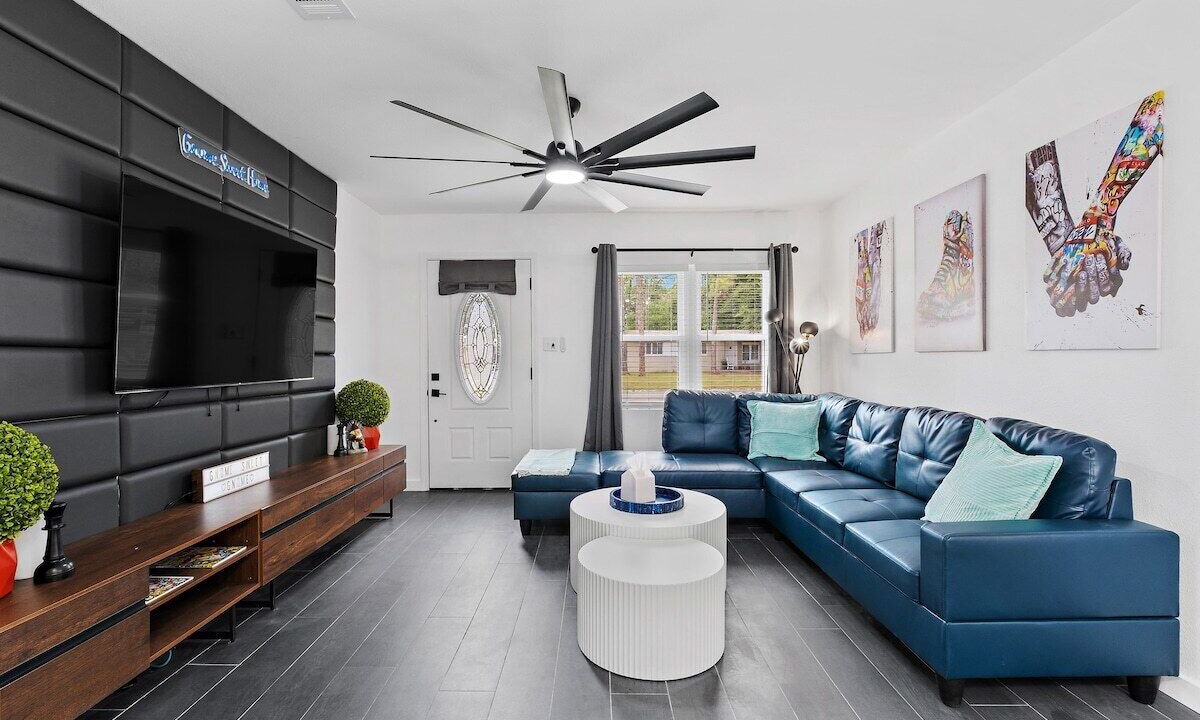 Photo of Livingroom in Southeast Pensacola