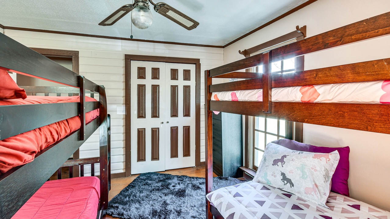 Photo of Bedroom in Tallassee