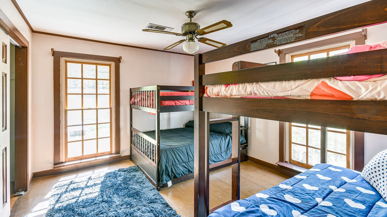 Photo of Bedroom in Tallassee