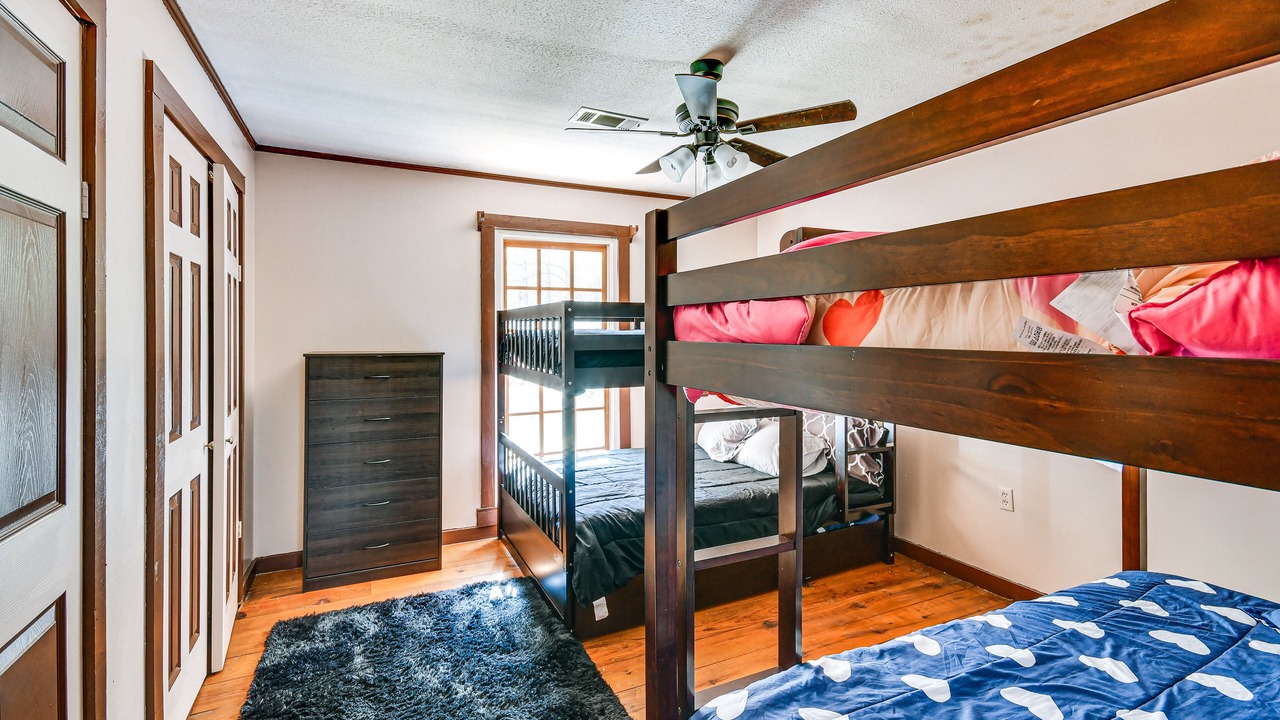 Photo of Bedroom in Tallassee