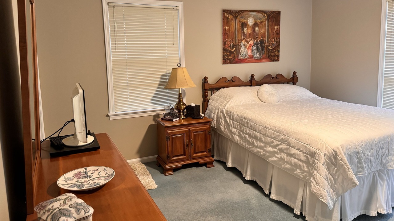 Photo of Bedroom in Northport
