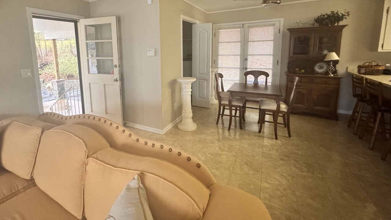 Photo of Livingroom in Northport