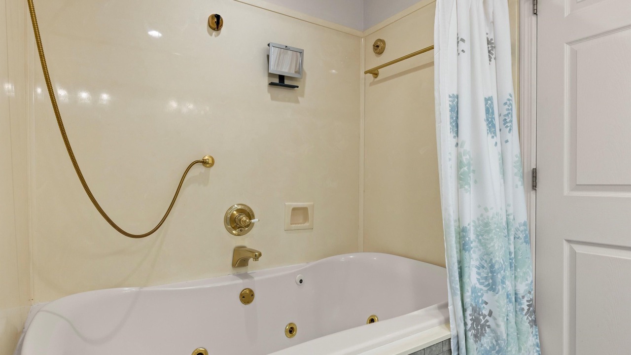 Photo of Bathroom in Dadeville