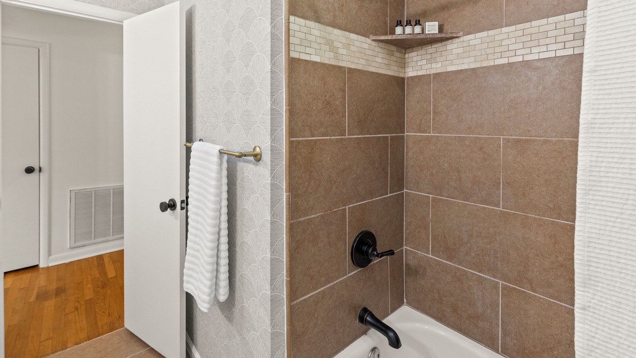 Photo of Bathroom in Tuscaloosa