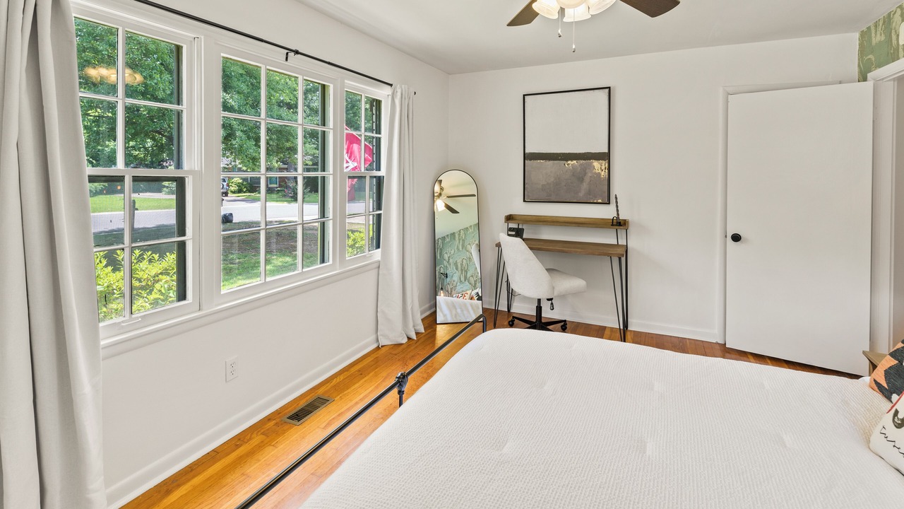 Photo of Bedroom in Tuscaloosa