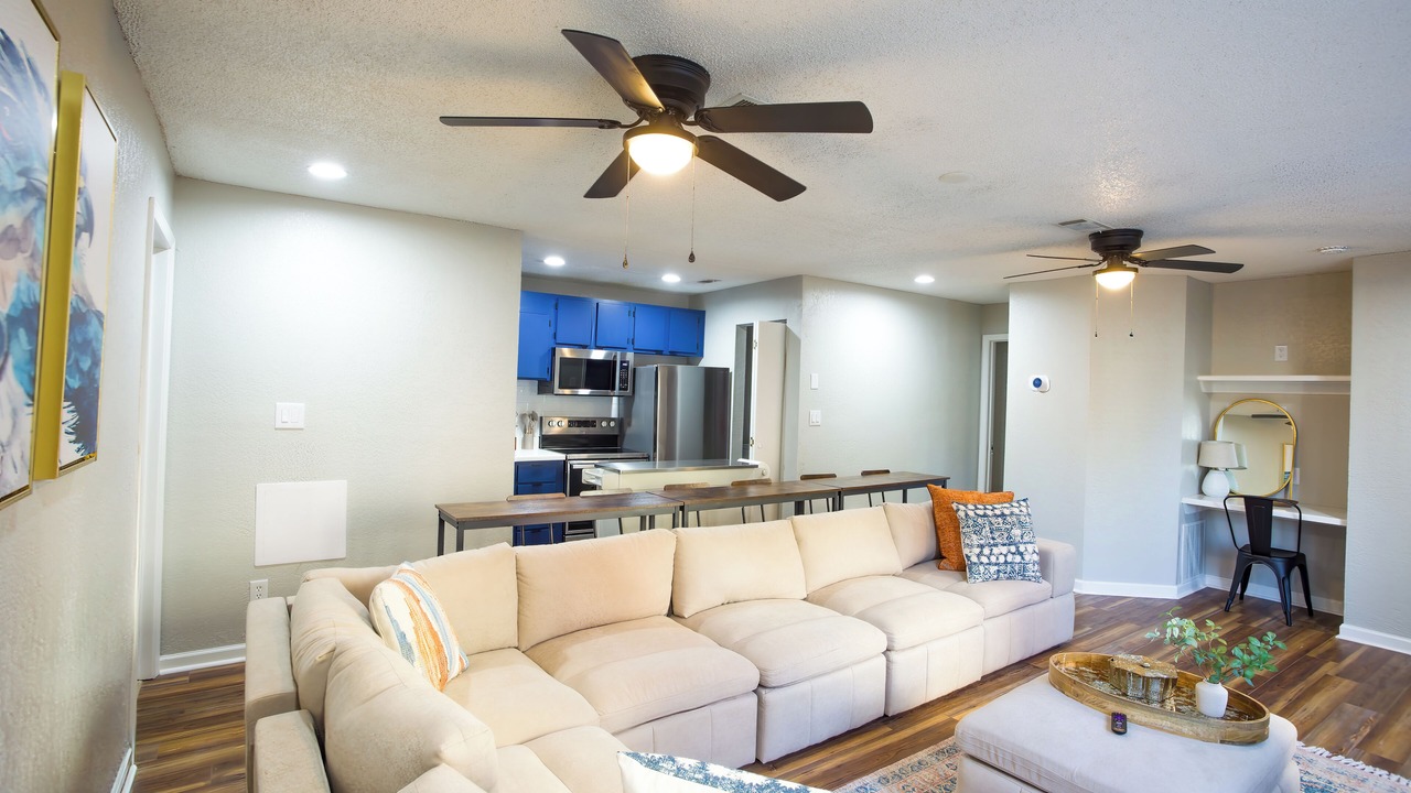 Photo of Livingroom in Auburn
