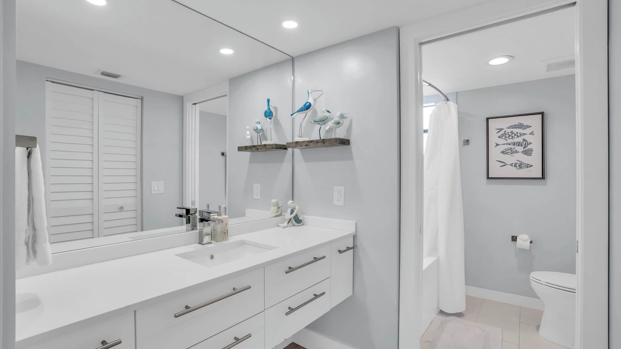 Photo of Bathroom in Park Shore