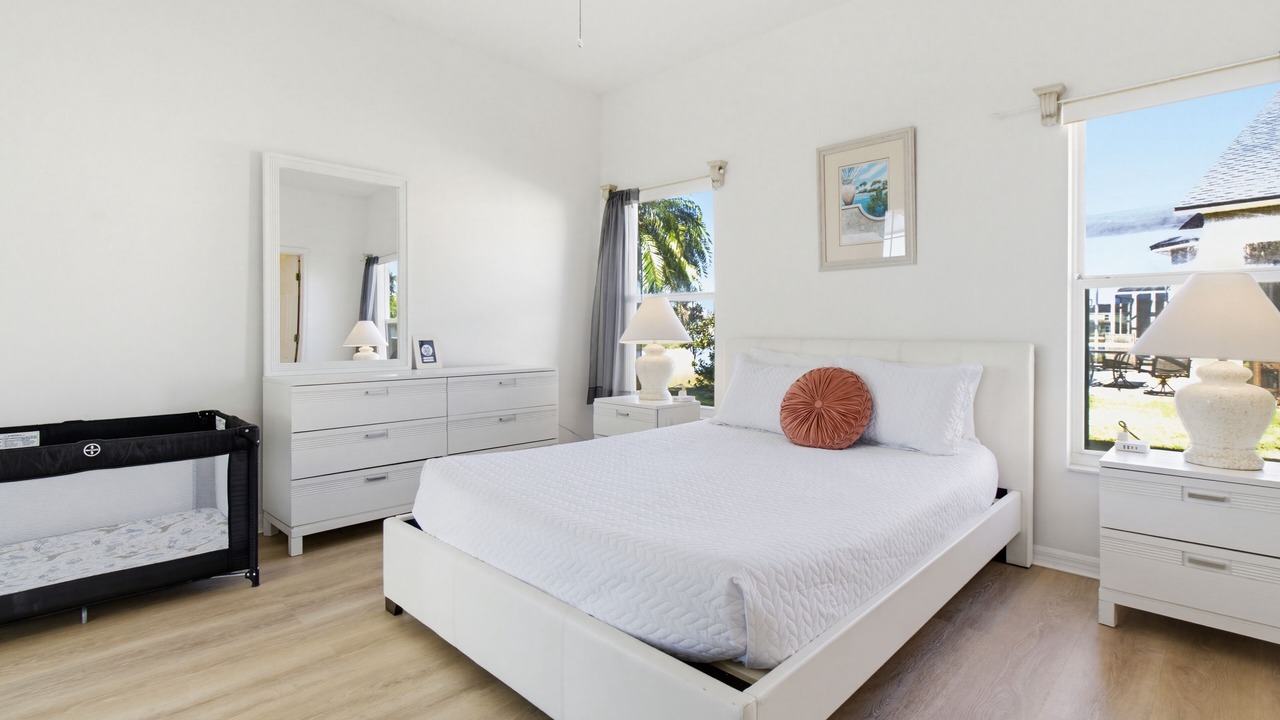 Photo of Bedroom in Crescent Lakes
