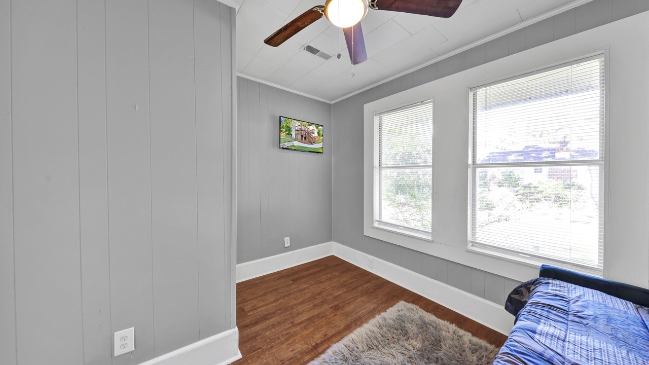 Photo of Bedroom in Crestline Heights