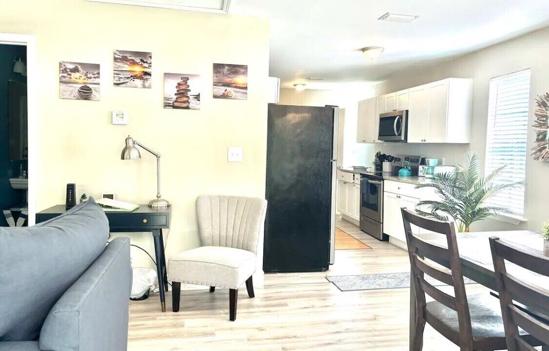 Photo of Livingroom in Theodore