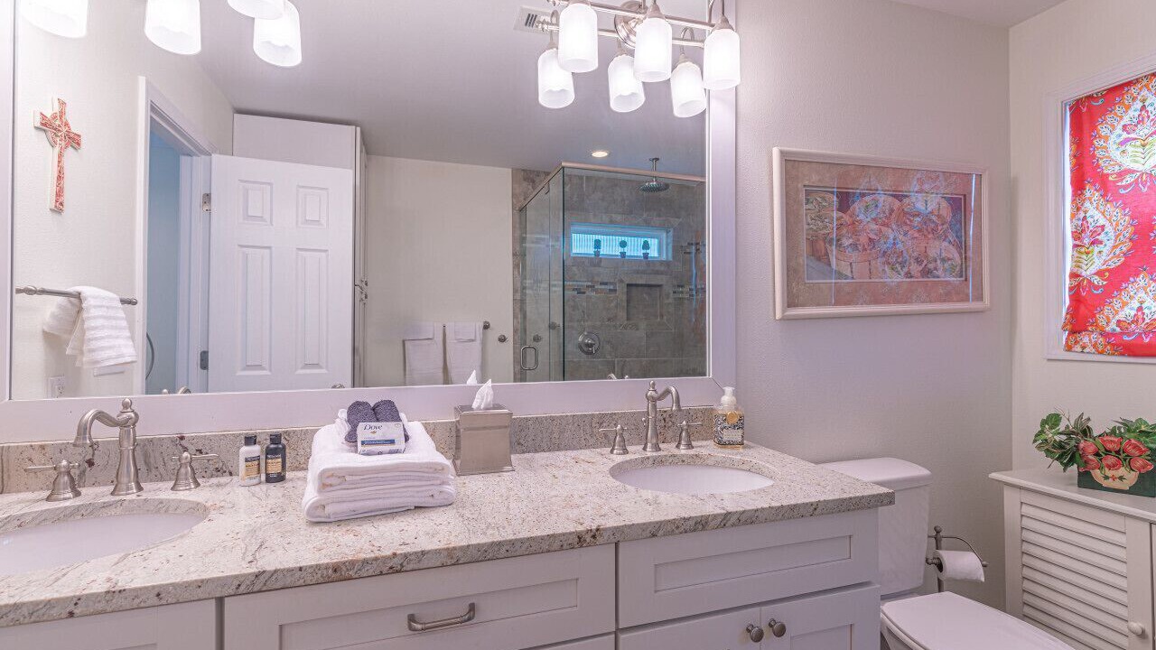 Photo of Bathroom in Ono Island