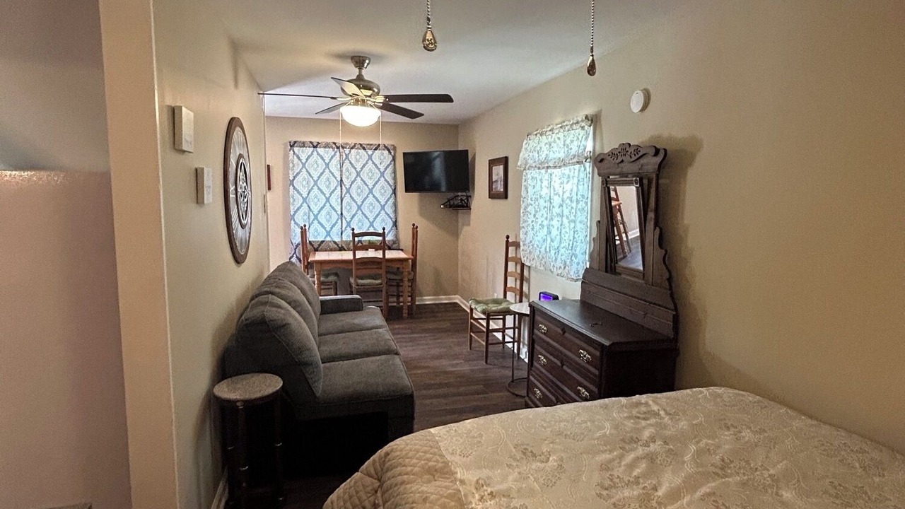 Photo of Bedroom in Five Points