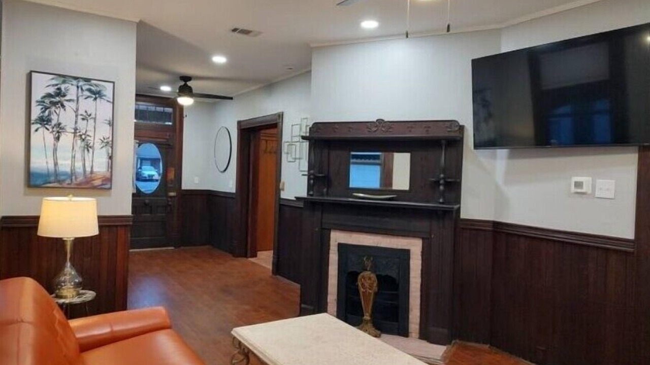 Photo of Livingroom in Downtown