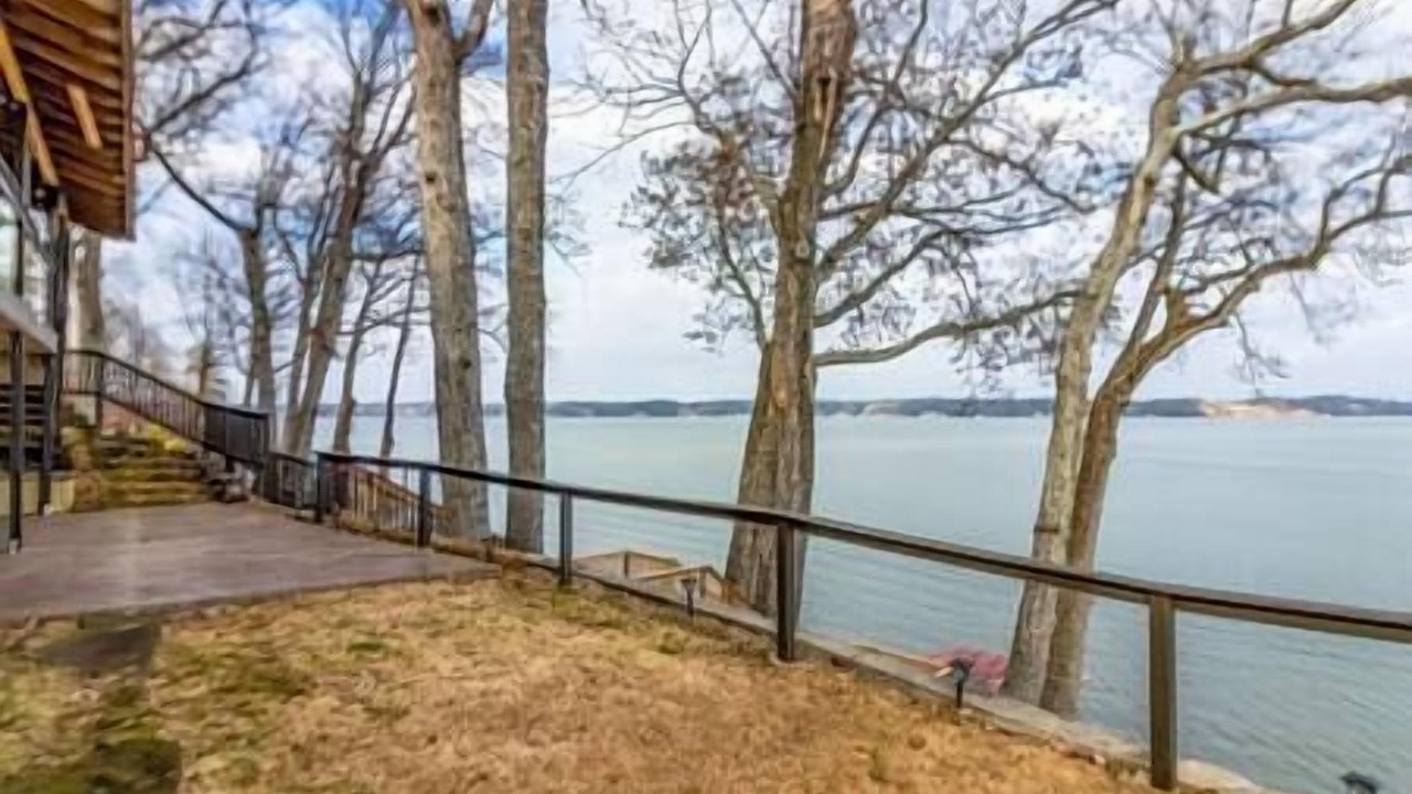 Photo of Others in Muscle Shoals
