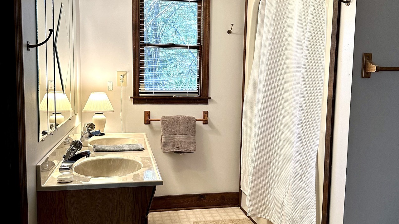 Photo of Bathroom in Scottsboro