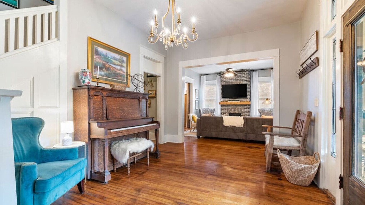 Photo of Livingroom in Five Points South