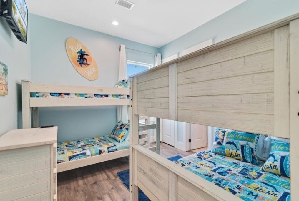 Photo of Bedroom in Surf Side Shores