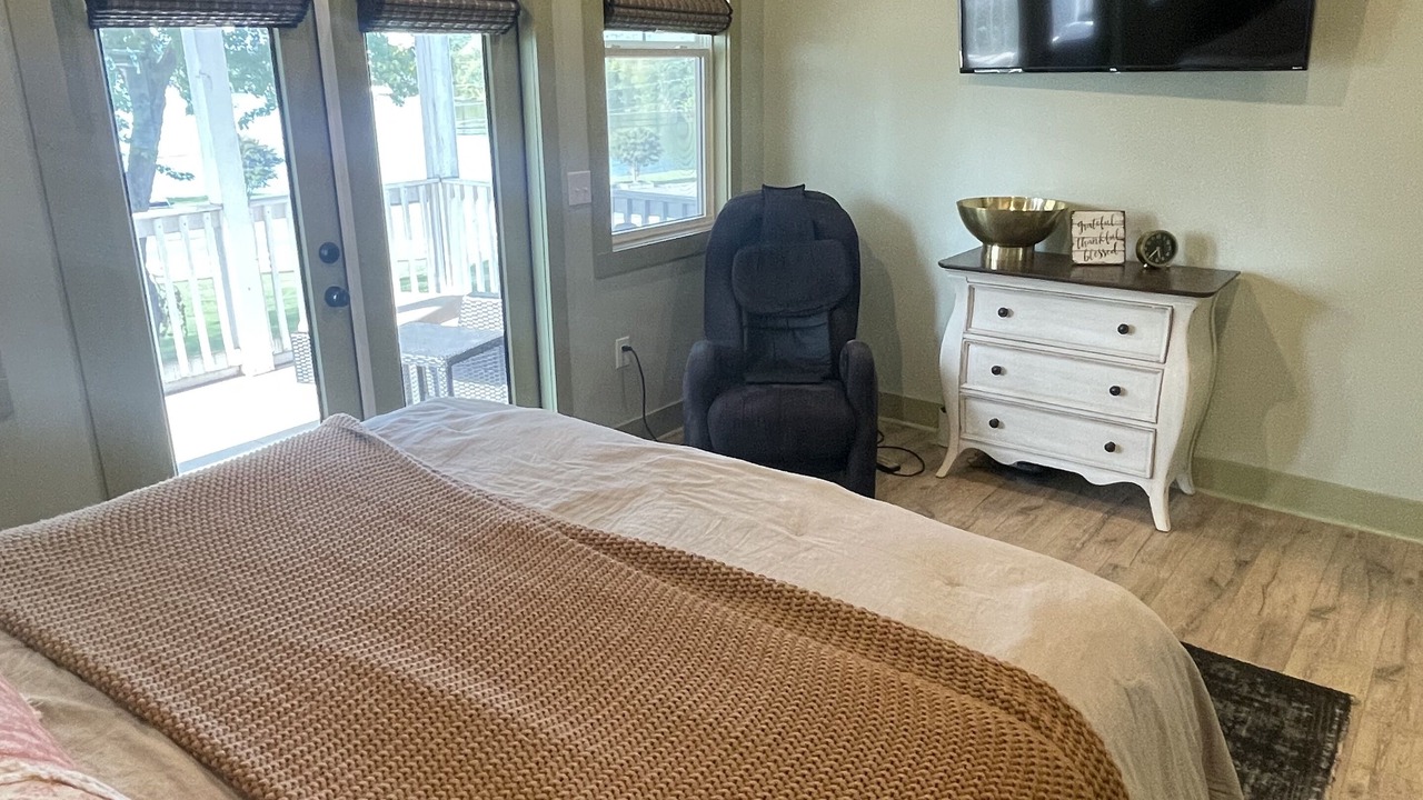 Photo of Bedroom in Guntersville