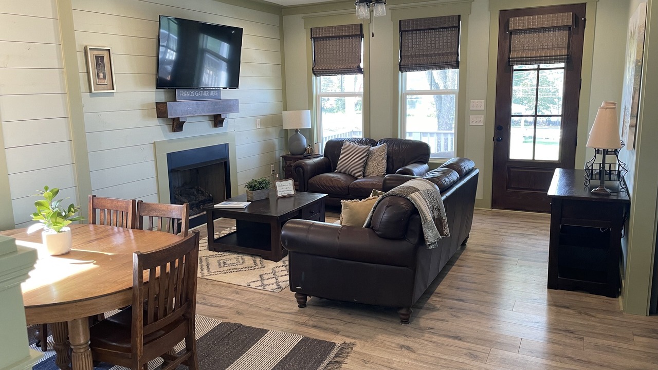 Photo of Livingroom in Guntersville