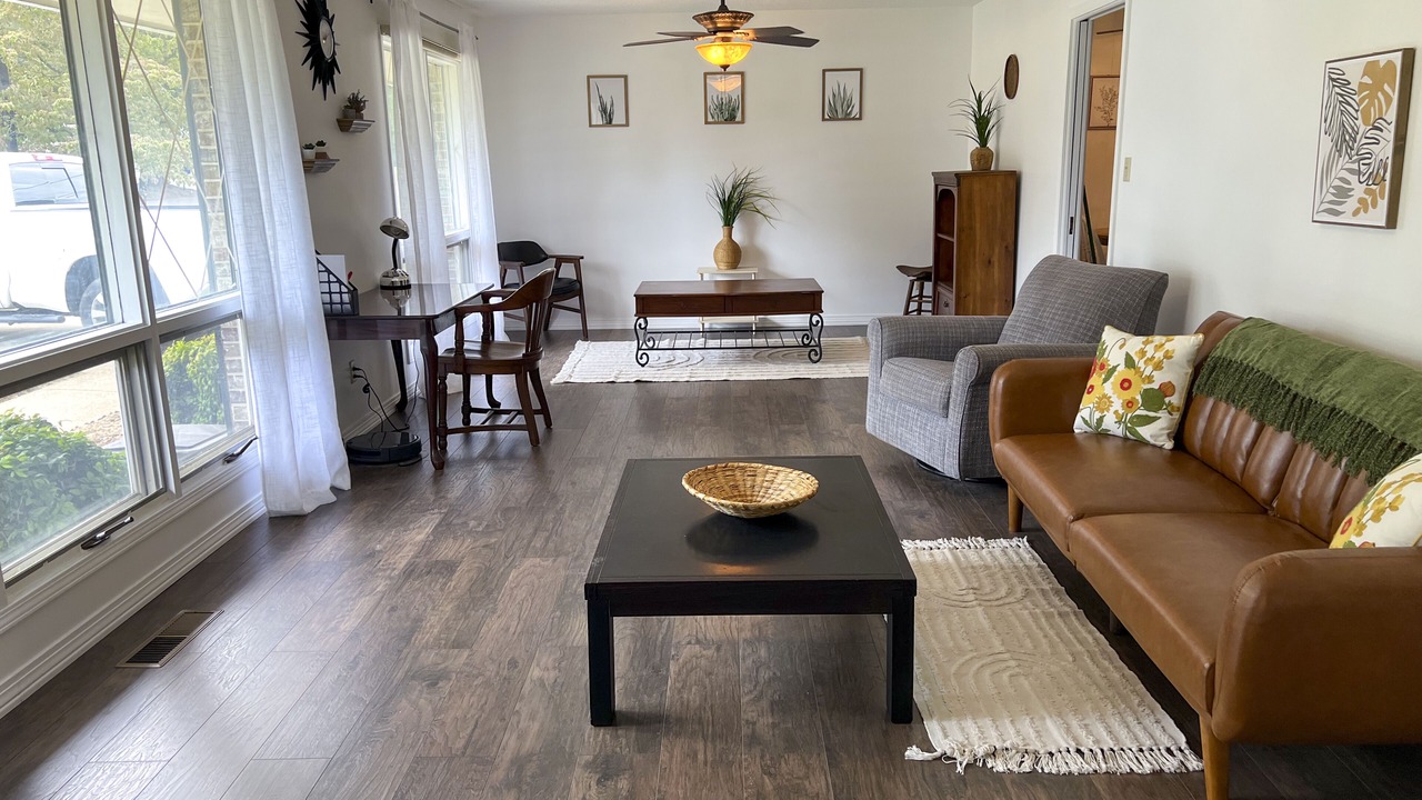 Photo of Livingroom in Rainbow City