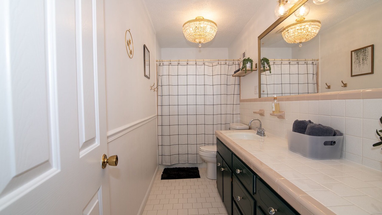 Photo of Bathroom in Rainbow City