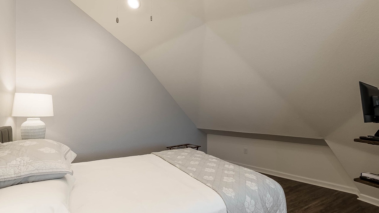 Photo of Bedroom in Tuscaloosa