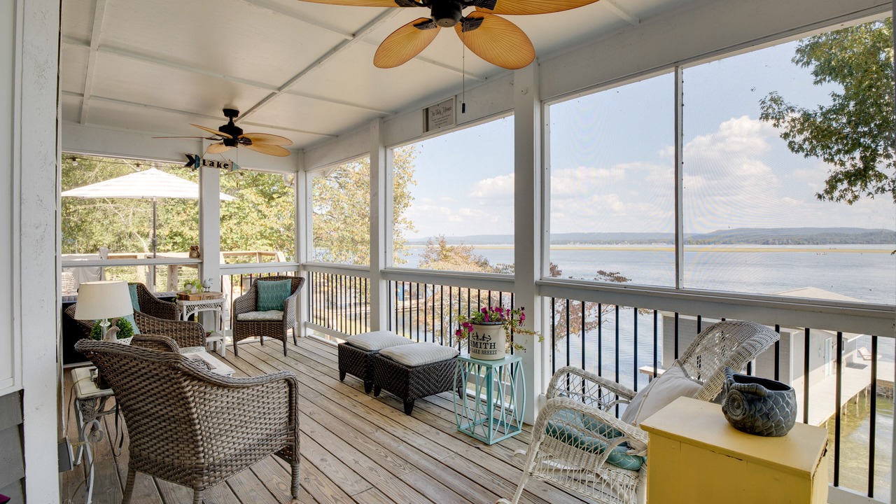 Photo of Patio Balcony in Groveoak