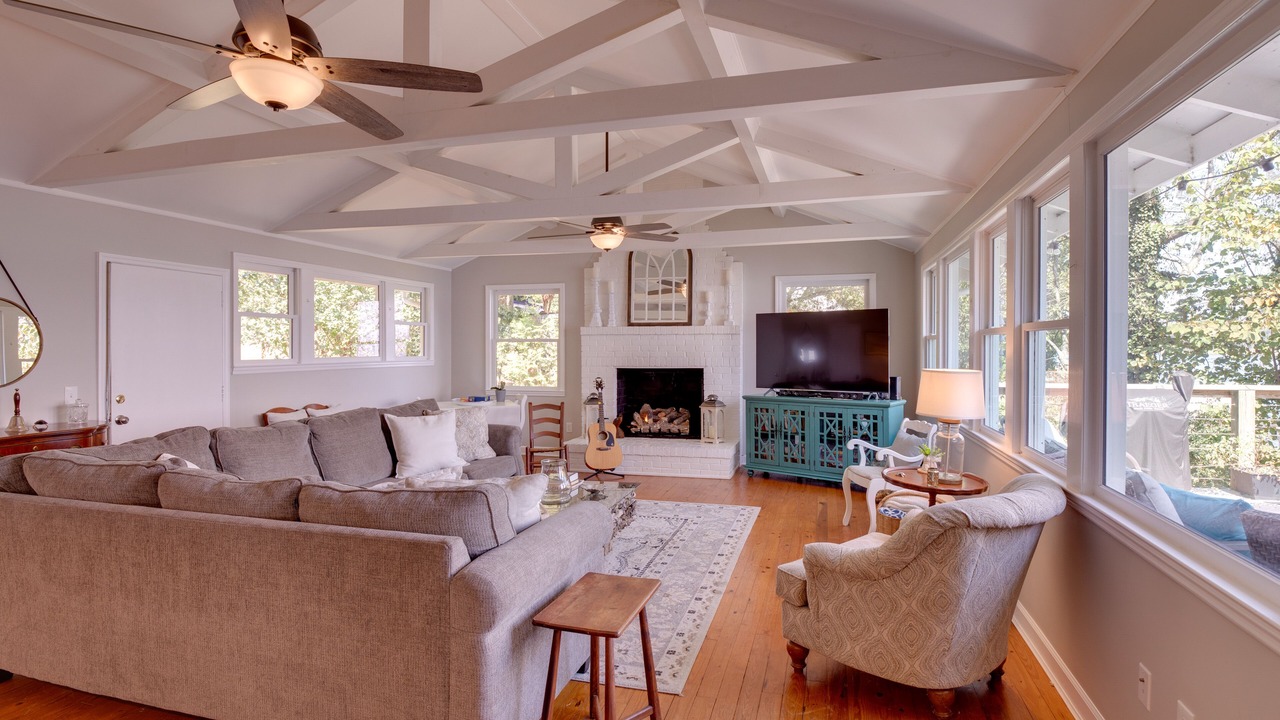 Photo of Livingroom in Groveoak