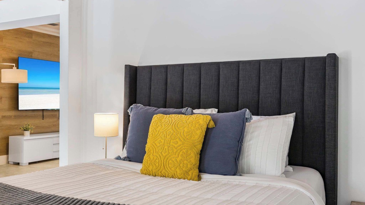 Photo of Bedroom in Biscayne Park