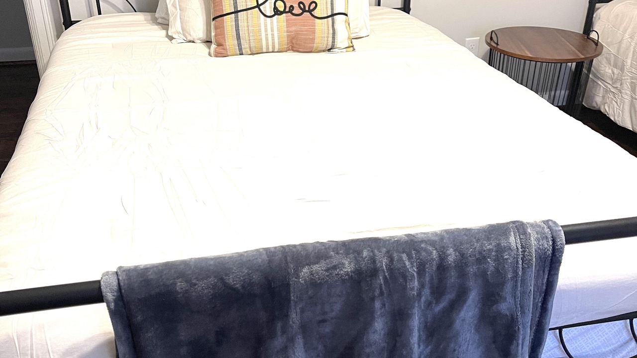 Photo of Bedroom in Crestline Heights