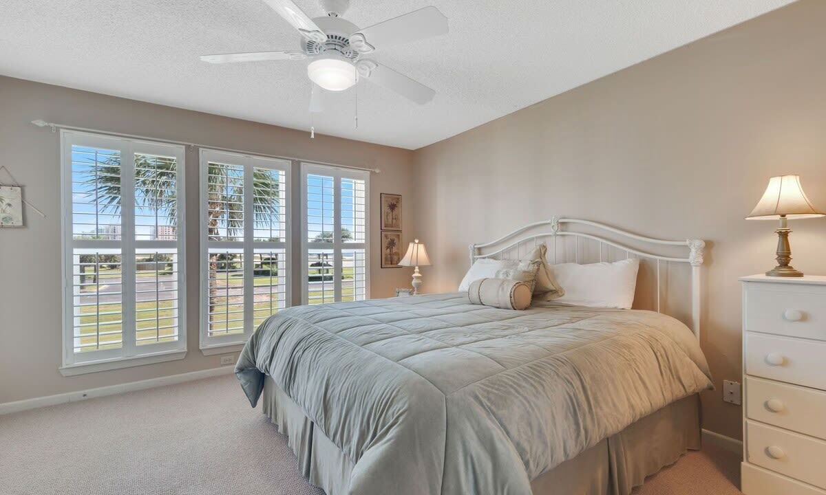 Photo of Bedroom in Orange Beach East