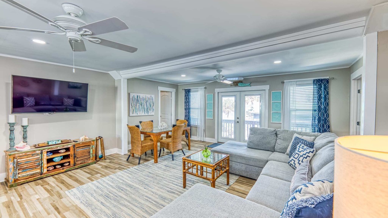 Photo of Livingroom in Fort Morgan Pines