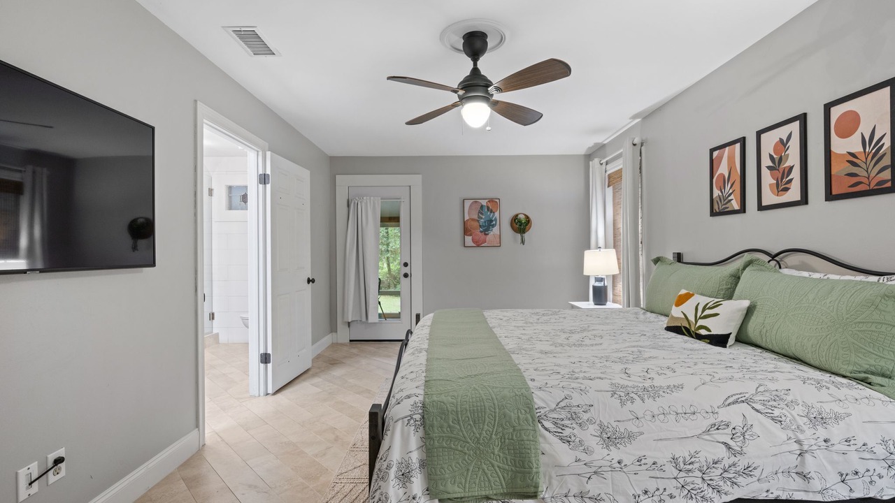 Photo of Bedroom in Daphne