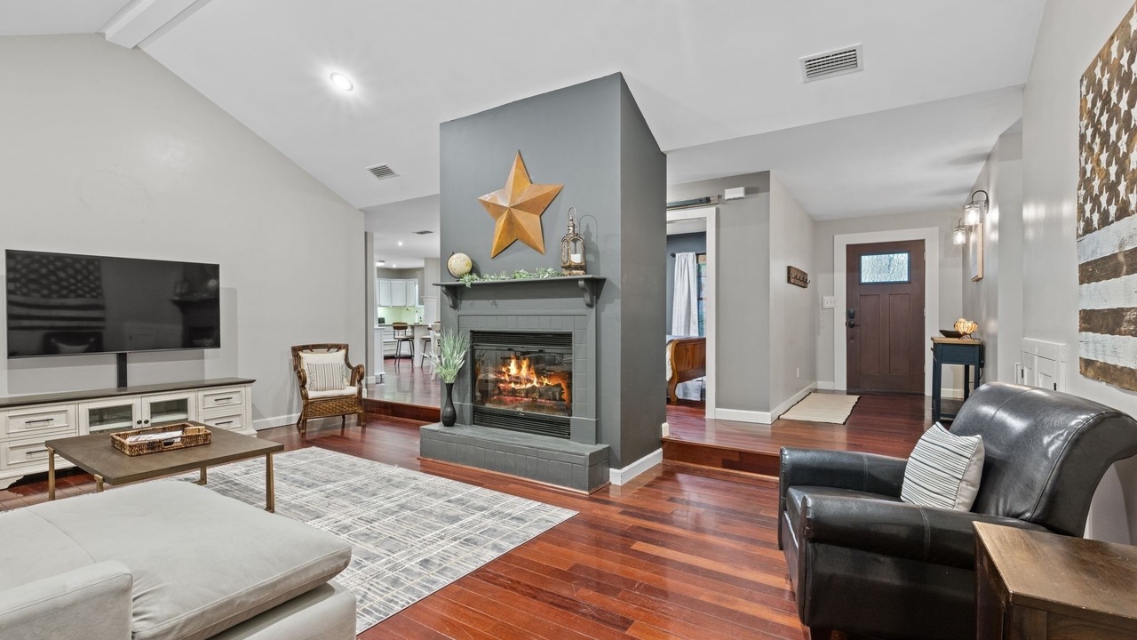 Photo of Livingroom in Daphne