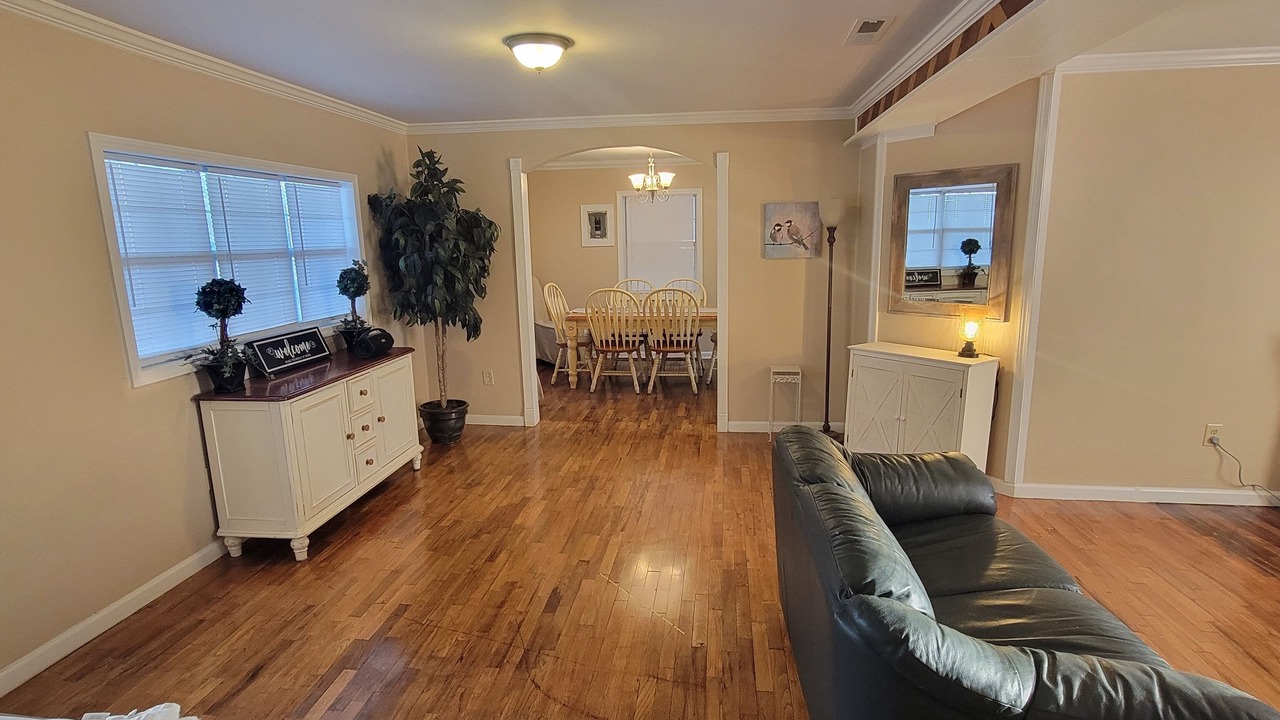 Photo of Livingroom in Midland City