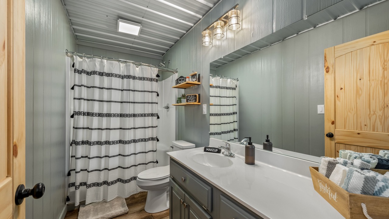 Photo of Bathroom in Groveoak