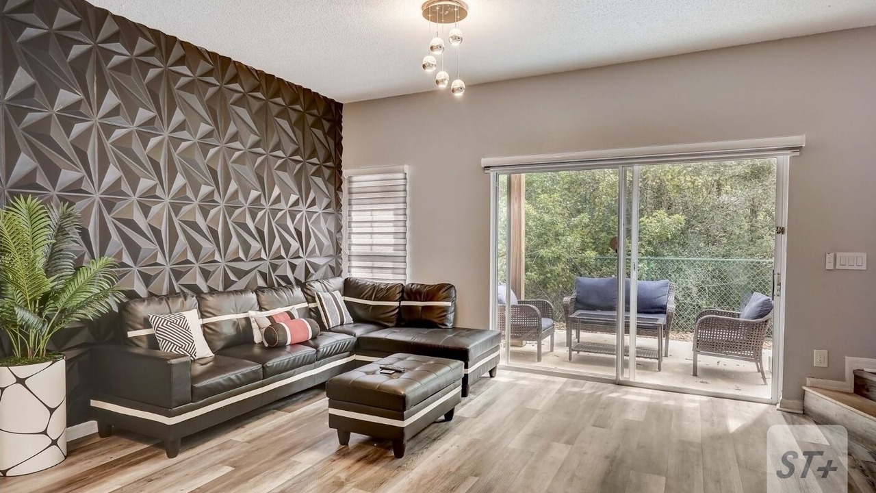 Photo of Livingroom in Seasons