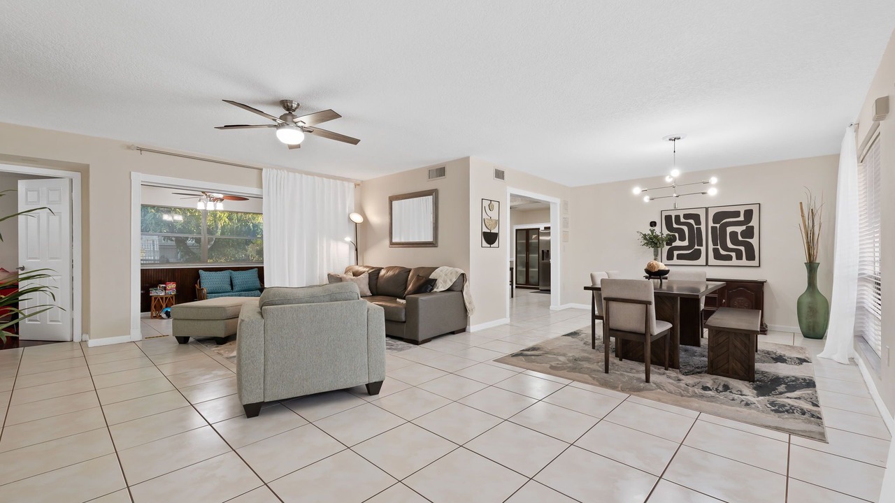 Photo of Livingroom in Miramar