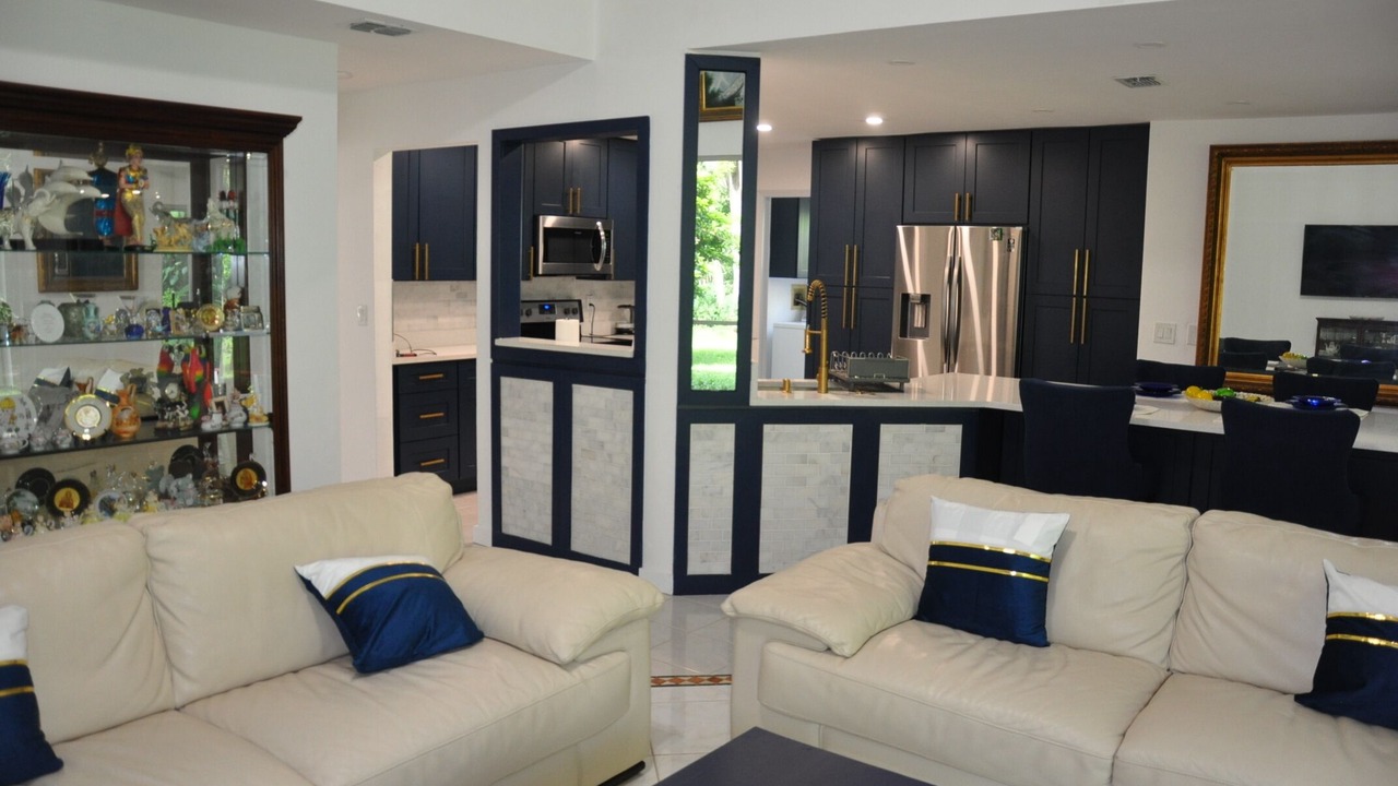 Photo of Livingroom in Crown Pointe