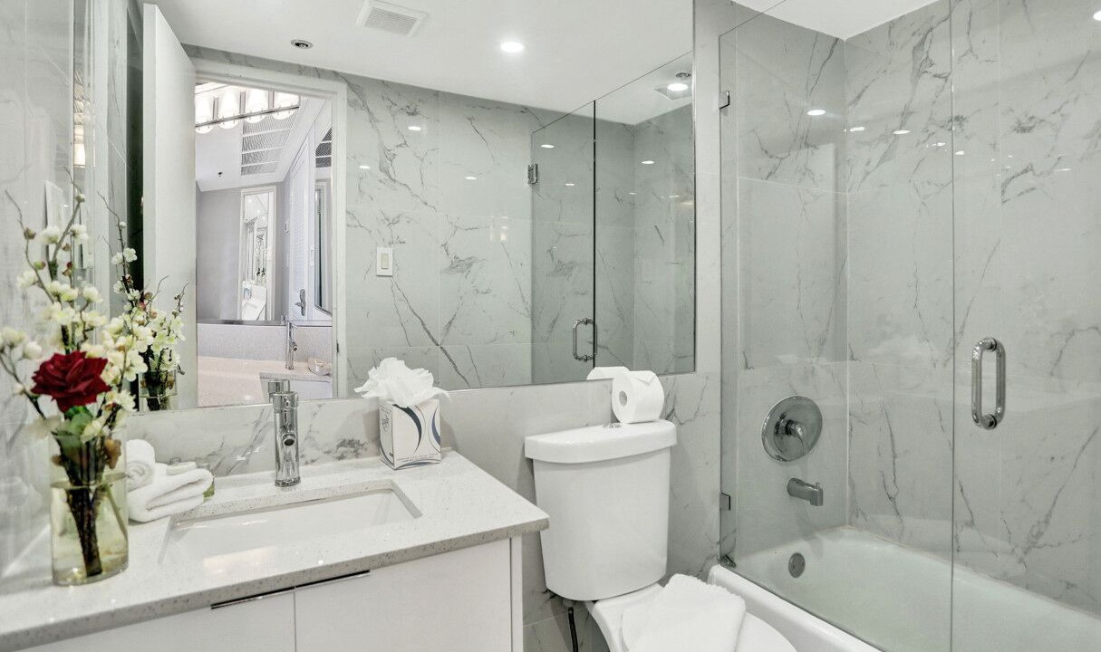 Photo of Bathroom in Mid Beach