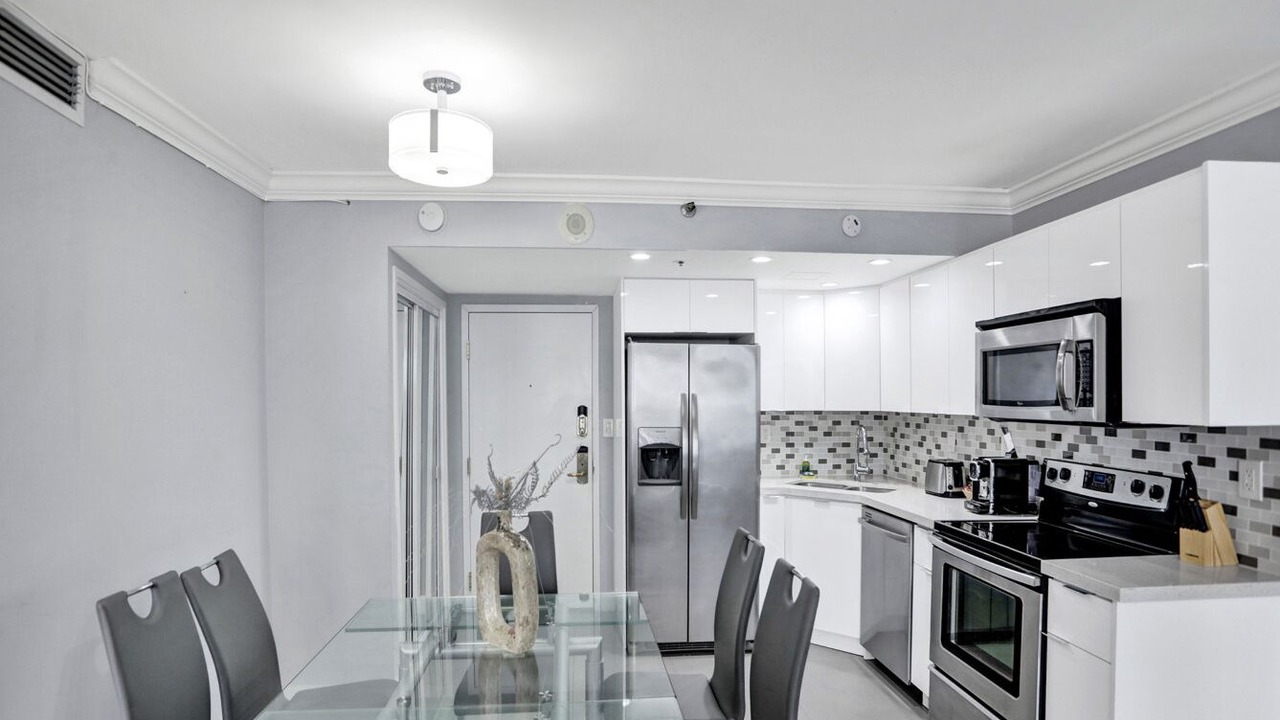 Photo of Kitchen in Mid Beach