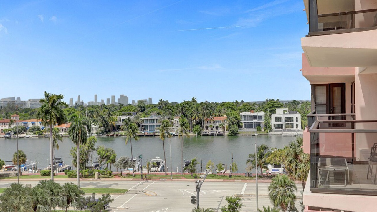 Photo of Outdoor in Mid Beach