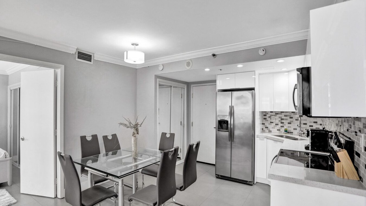 Photo of Kitchen in Mid Beach