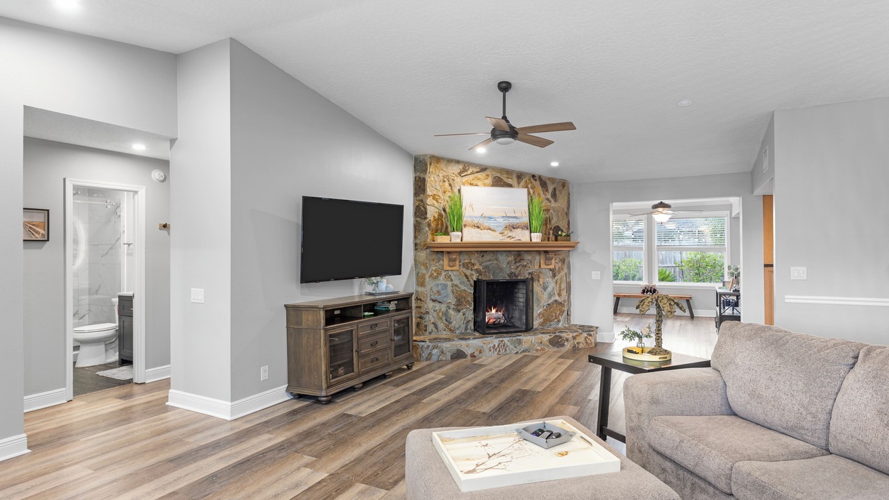 Photo of Livingroom in Whitney Beach