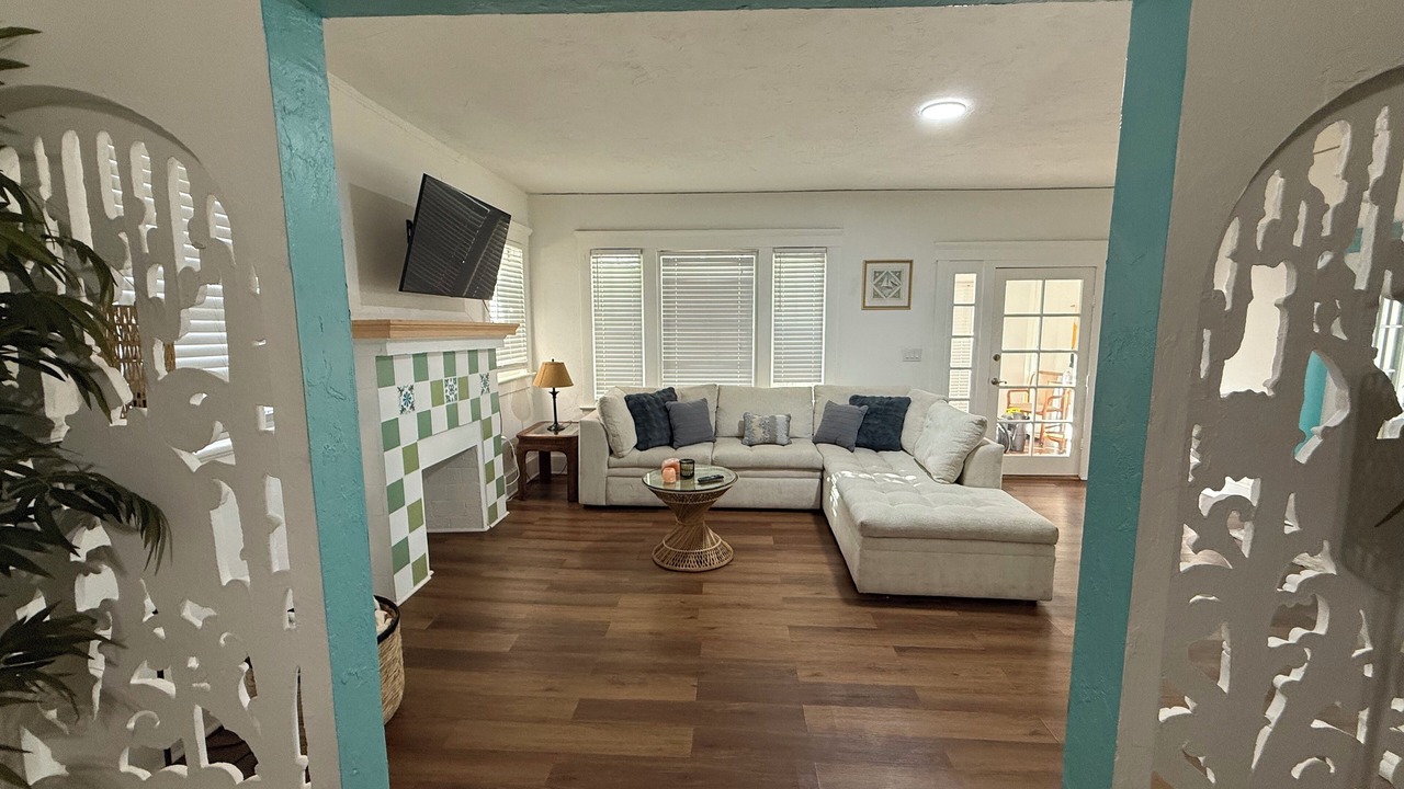 Photo of Livingroom in Midtown