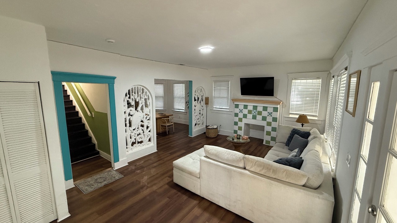 Photo of Livingroom in Midtown