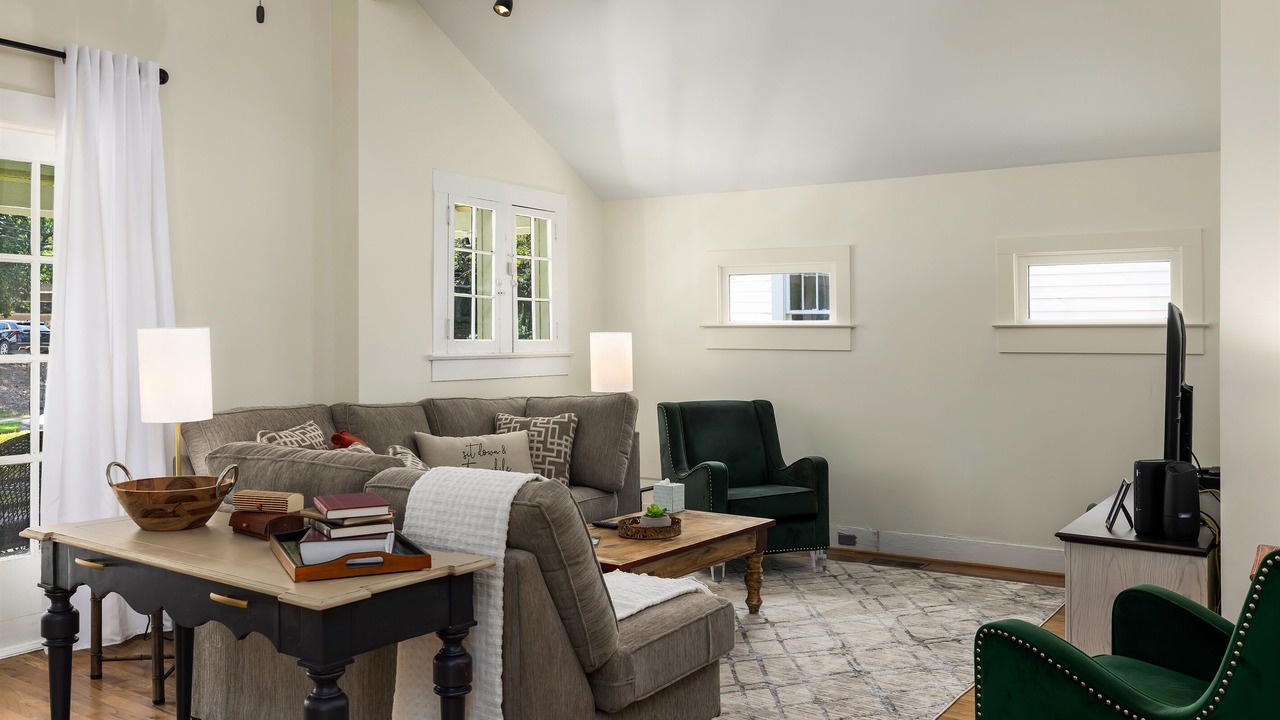 Photo of Bedroom in Forest Park