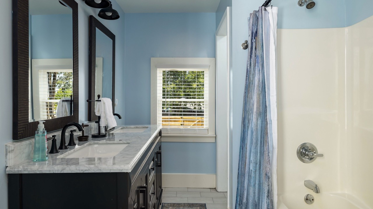 Photo of Bathroom in Forest Park