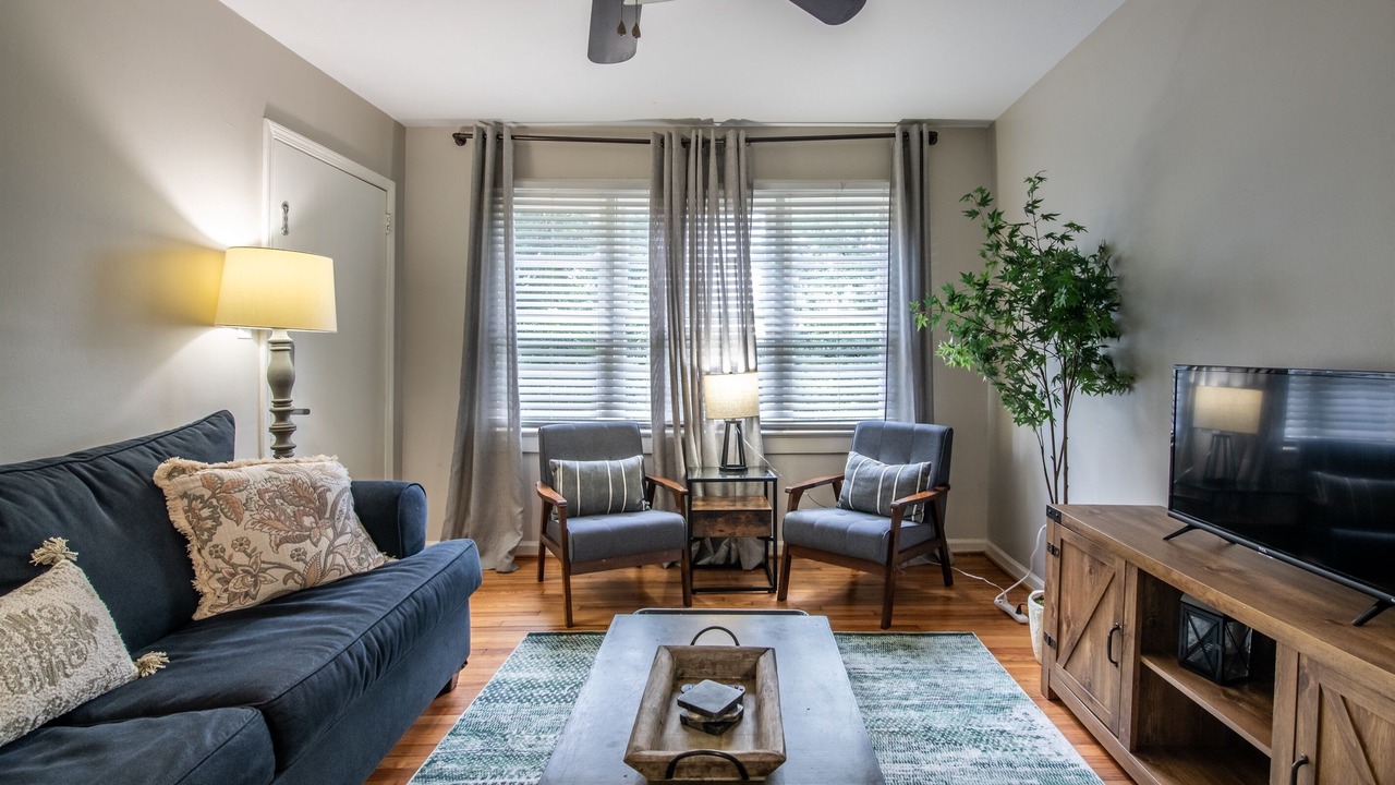 Photo of Livingroom in Five Points South